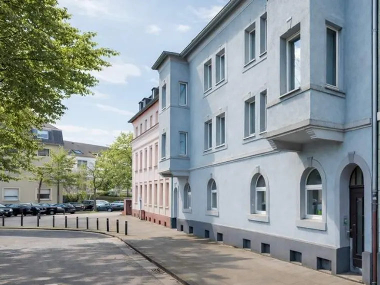 Villenanwesen in Linz am Rhein